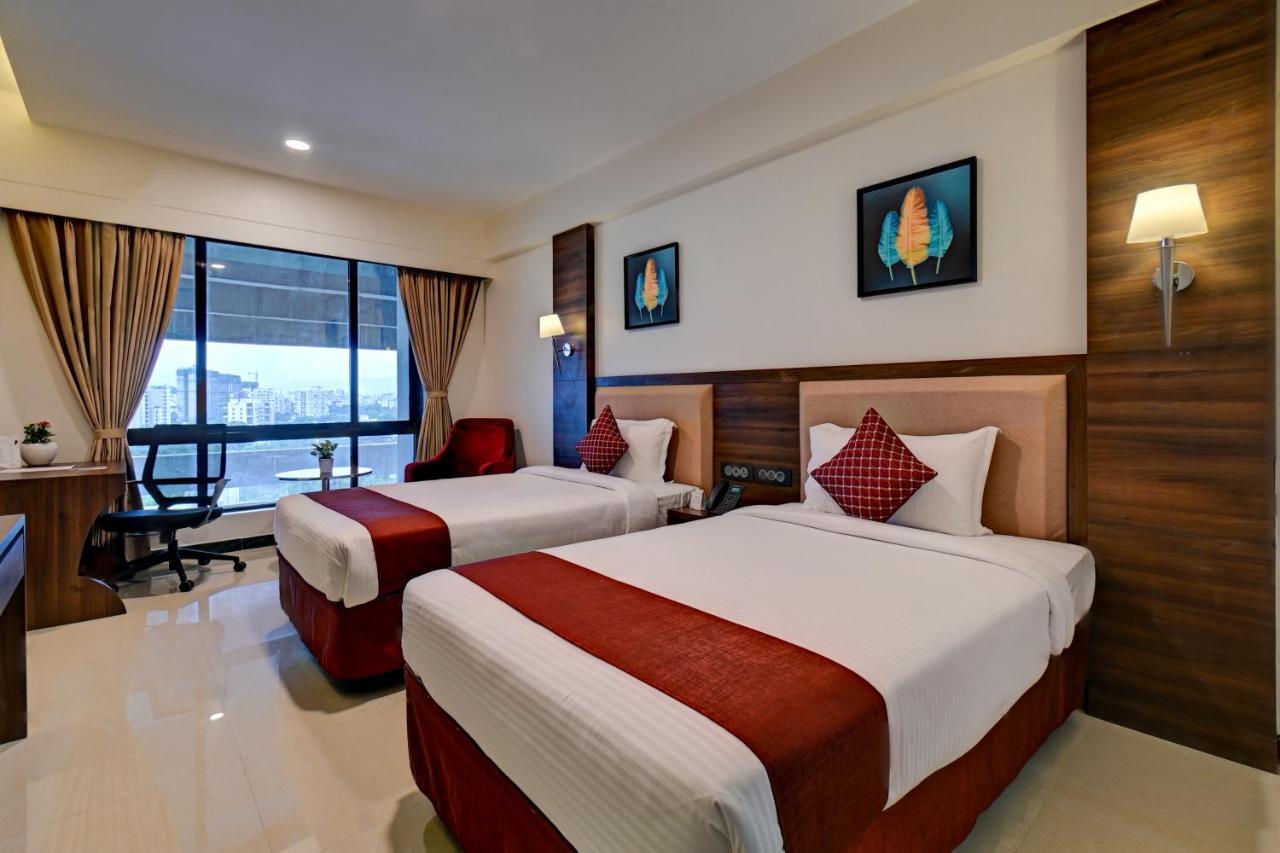 Hotel Tip Top International Pune Exterior foto